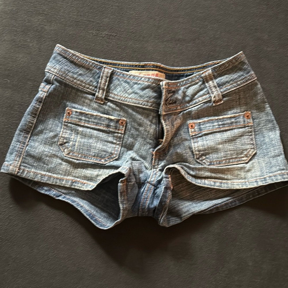 Women’s/juniors shorts